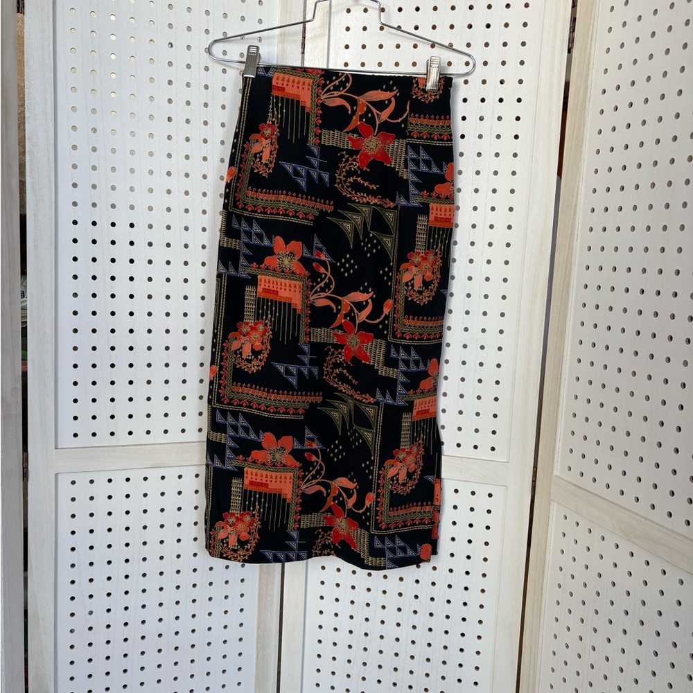 Chic Black and Red Floral Pencil Skirt
